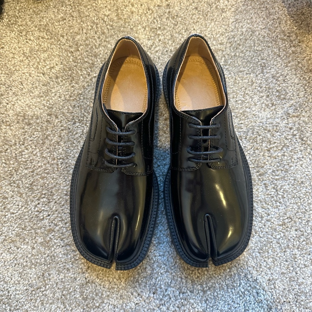 NWOB Tabi Women's Split Toe Thick Sole Lace-Up Loafers Shoes Sz 37